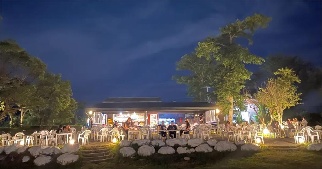 臺東夜生活不無聊！無菜單神秘酒吧、老派浪漫咖啡廳，想聽 Live band 去這間！