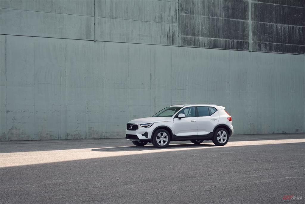 Volvo XC40 B3 立享「3 年 /3 萬公里免費保養」用車無憂、超低月付專案！