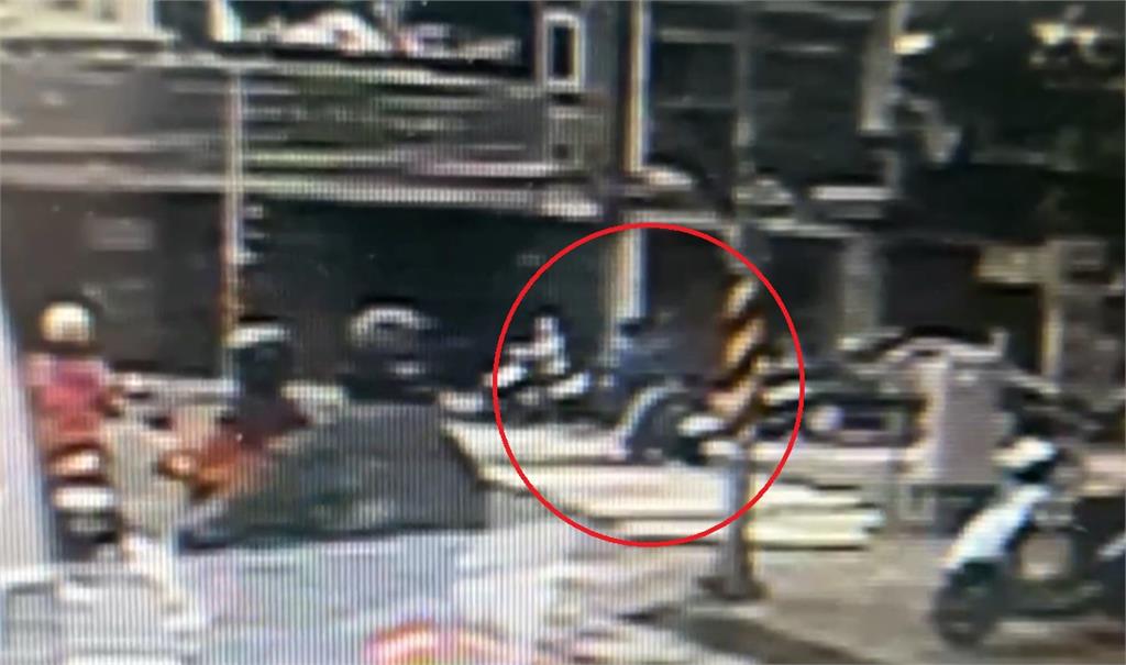 台南15歲少年無照騎車　10分鐘連撞3機車5人傷