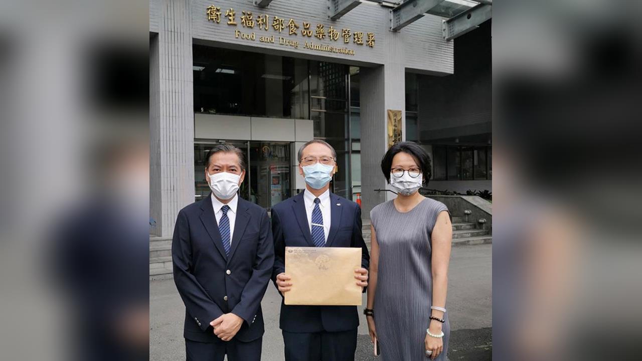 快新聞／詐10億BNT疫苗費！前律師公會理事長遭起訴　慈濟發聲了