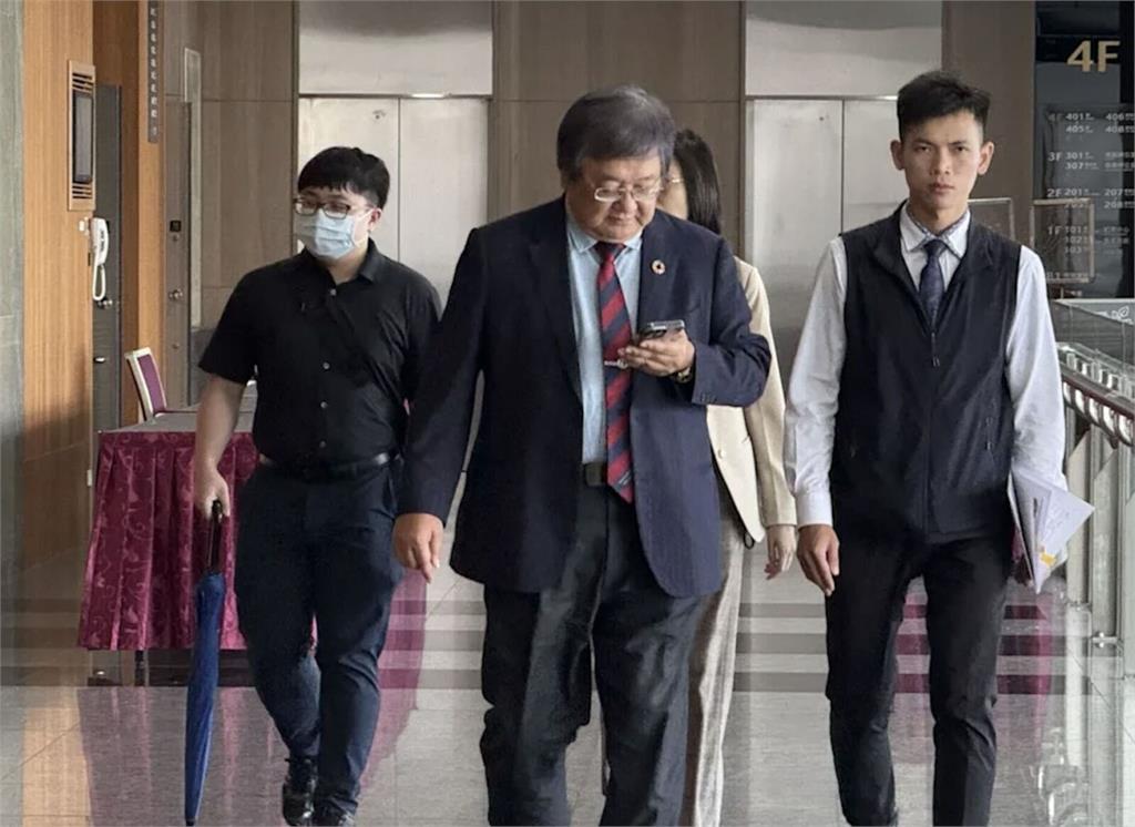 官位保衛戰還沒完！不認邱泰源已打包   衛福部：絕無此事