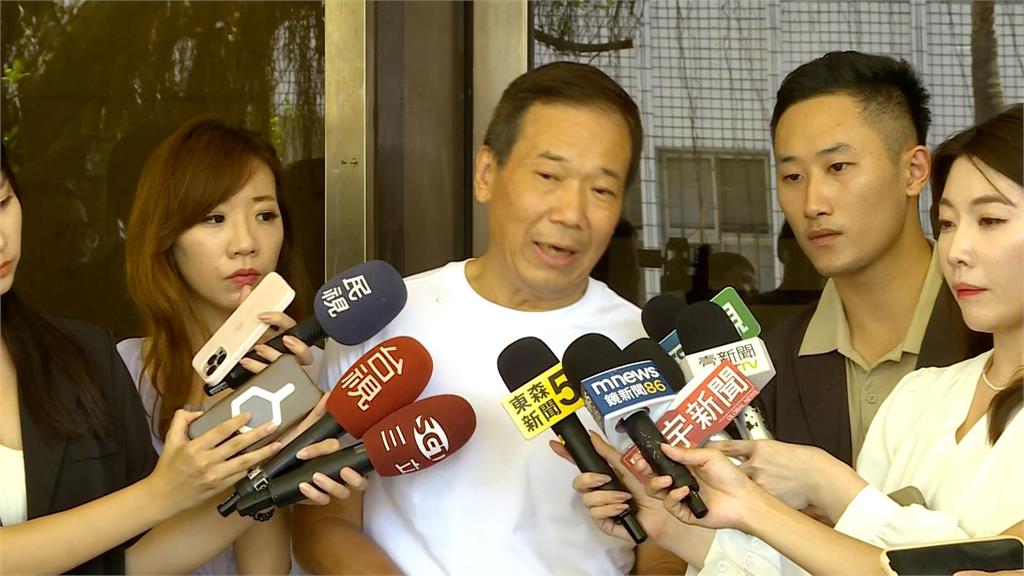 鍾小平續咬柯文哲4300萬商辦　怒斥柯做的事「如糞坑」！
