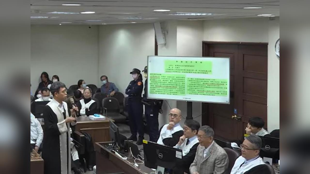 快新聞／柯文哲聽律師痛罵檢察官「反應熱烈」　網搖頭：看起來智商只有57