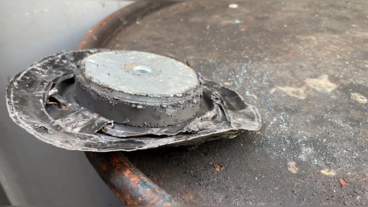 誇張! 疑"噪音糾紛"女鄰居失控拿鐵片.磚頭丟人濺血