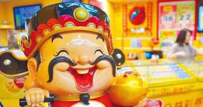 都市傳說好玄！苗栗母女買刮刮樂　聽「中獎神曲」幸運刮中100萬　