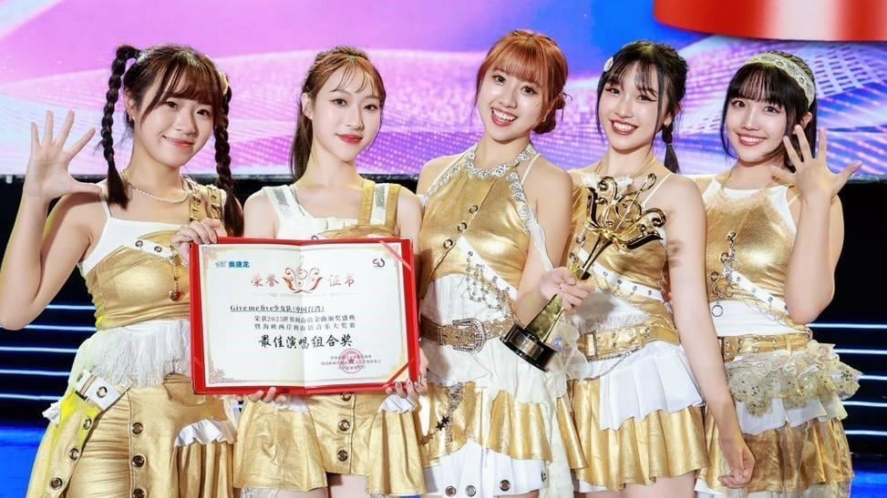 從《那麼旺》到《冰冰Show》走8年！  Give me five 少女隊站「世界舞台」奪獎 白冰冰好感動