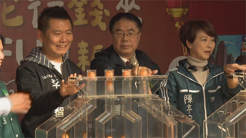 臺南購物節好禮月月抽　黃偉哲抽出電動機車、鑽戒等好禮