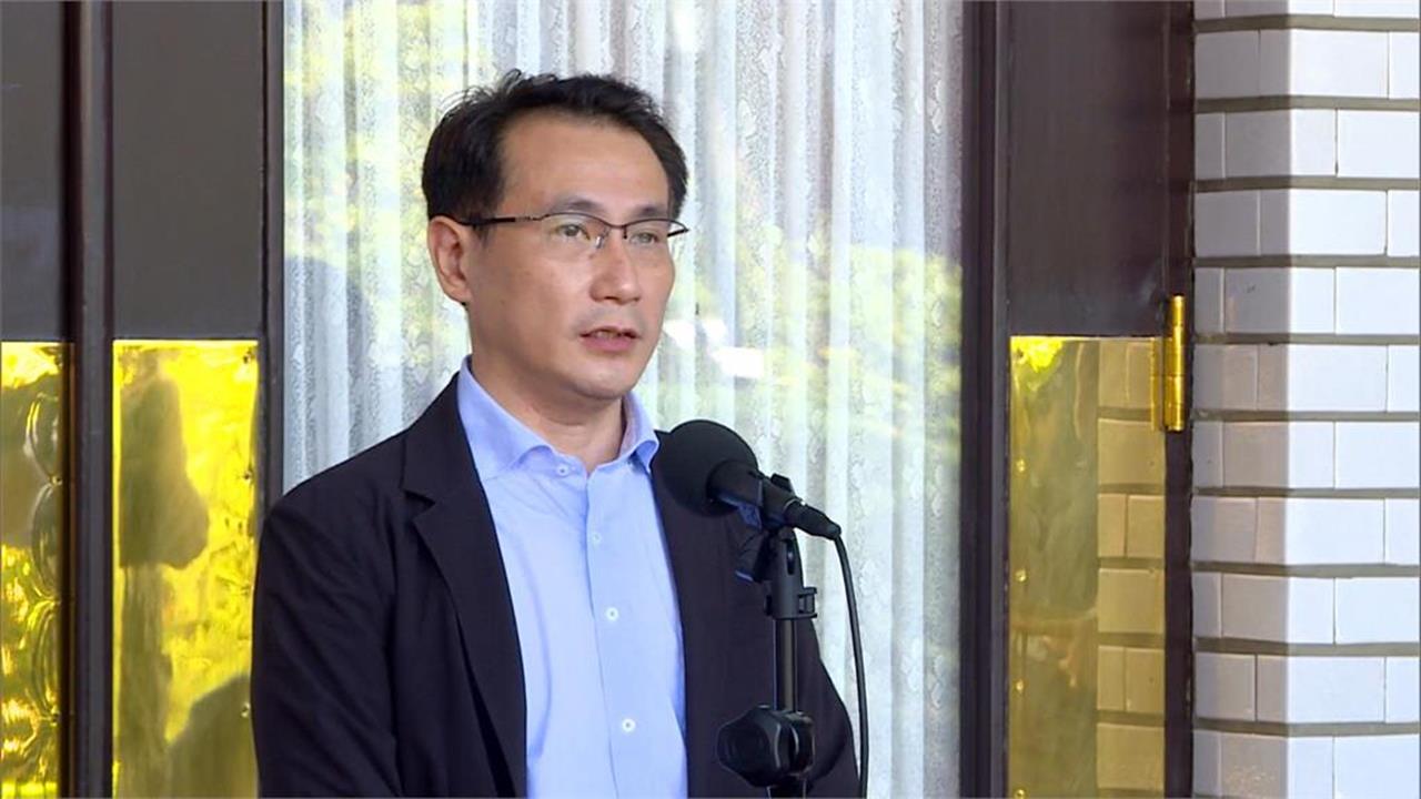 鄭運鵬媽「公家任職40多年」他當選突變了！被主管暗示「兒拋1招」網讚爆