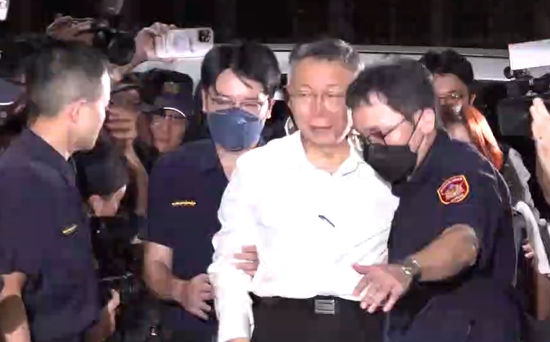 快新聞／柯文哲欲自行離開還嗆檢方遭當庭逮捕！　黃智賢：真以為自己是皇帝