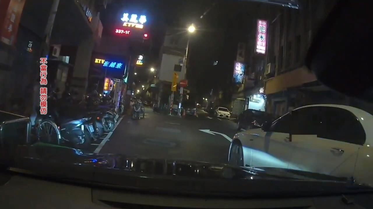 桃園毒駕拒檢加速逃！警方攔車駕駛竟飆髒話不配合