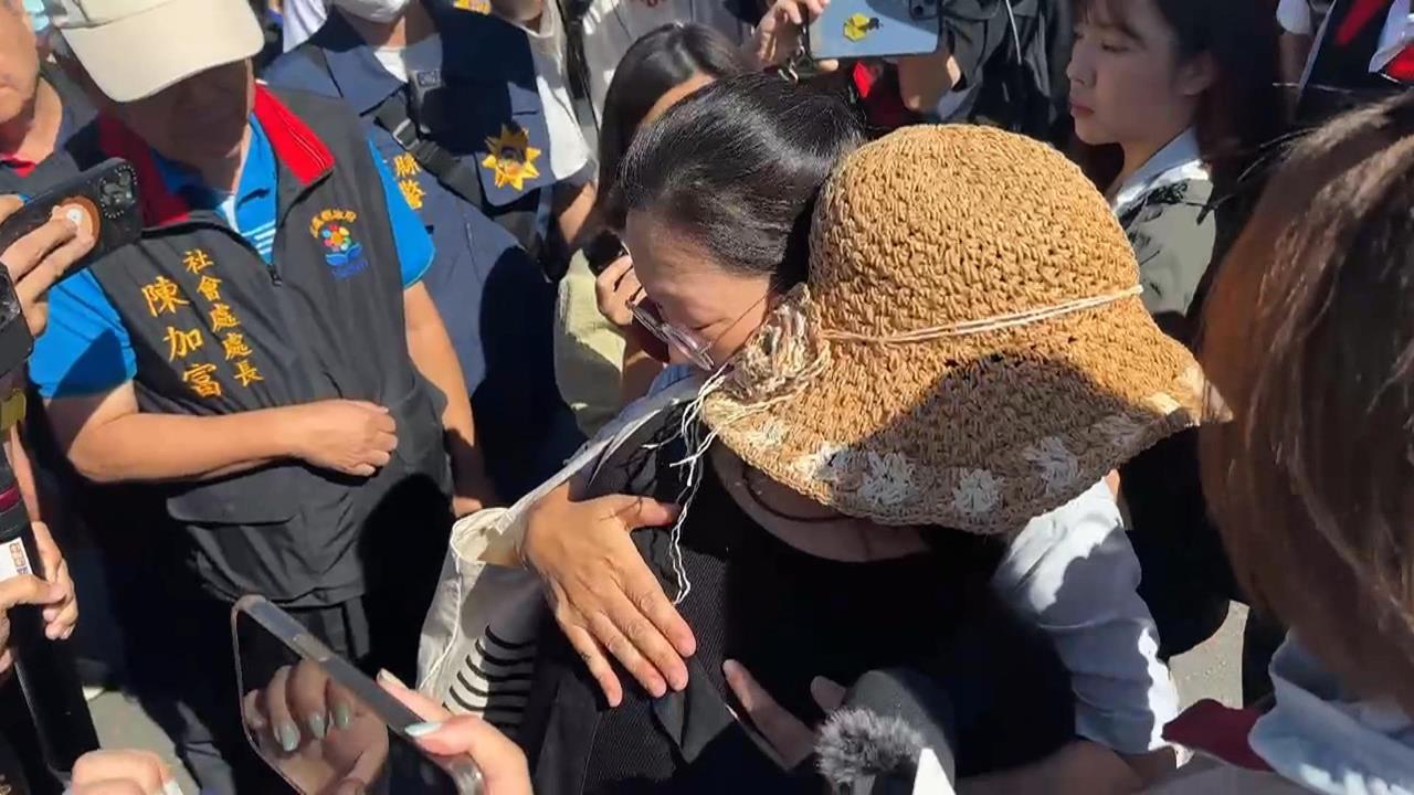 向前行(影)／「鏟子超人」湧光復！羅浚晅談現場哽咽：亂成一團沒人管他們死活！