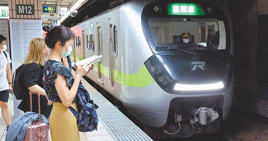 台鐵1天2落軌!19歲女身體不適跌落 55歲男酒醉卡間隙