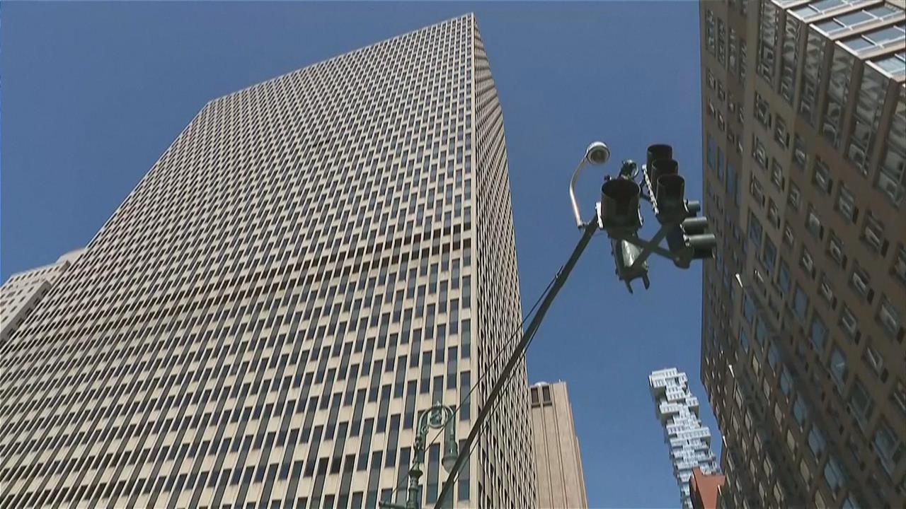 FBI紐約辦公大樓遭丟燃燒物釀多傷　1持空氣槍男子遭逮