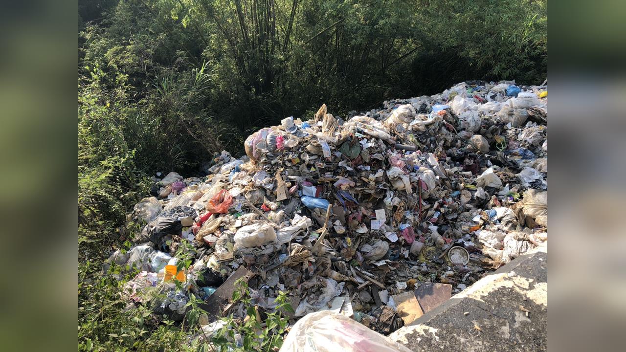 快新聞/黃偉哲震怒!高雄月世界垃圾山「來自台南」 火速鎖定不法業者送辦