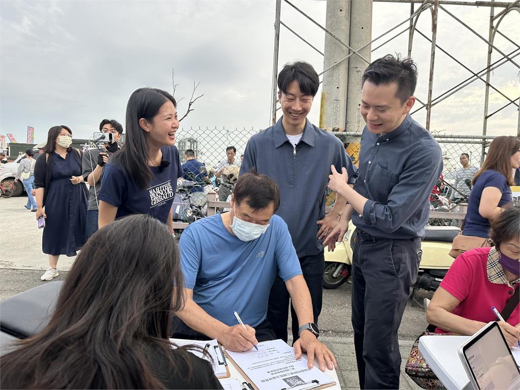 快新聞／林思銘、徐欣瑩罷免連署最後衝刺　吳崢：請寫下給新竹的情書