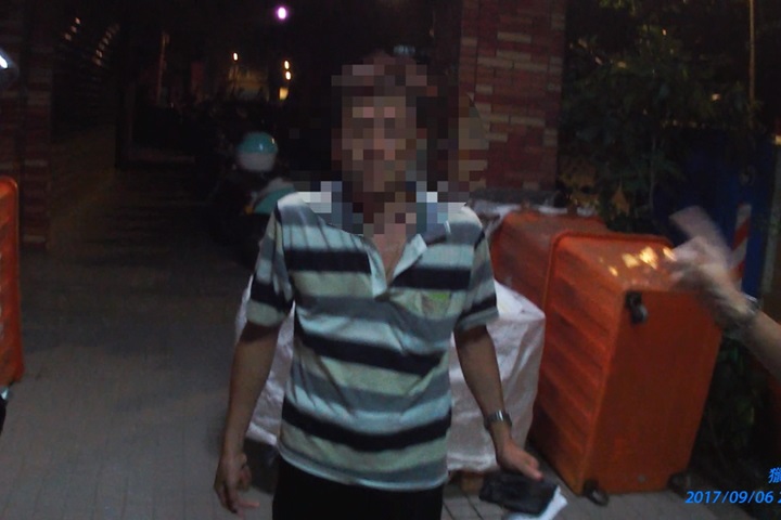 酒駕拒測反控警 警當場開九萬罰單