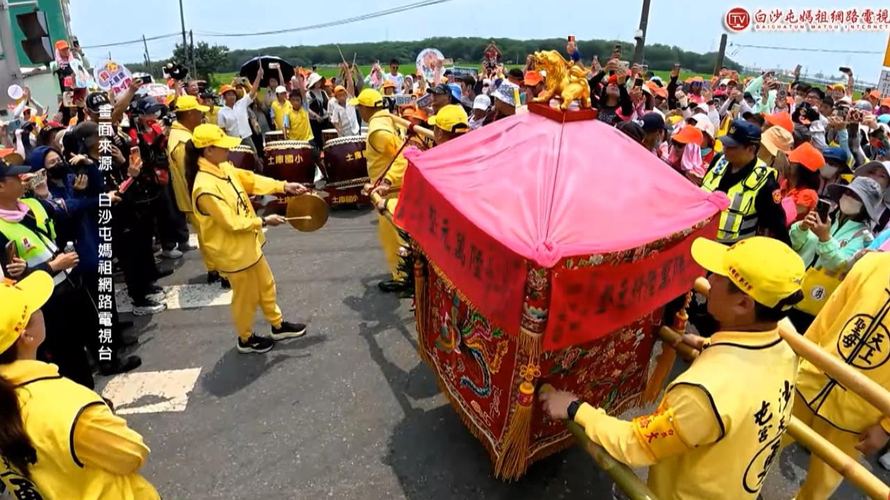 Day5！粉紅超跑回鑾急行軍　聽到「這聲音」倒車賜福