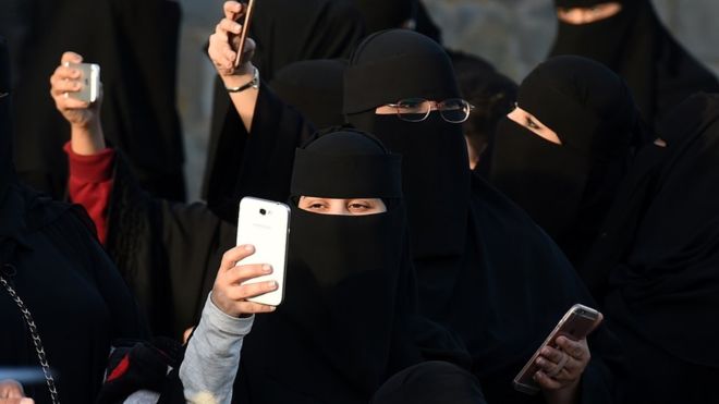 算有進步？新規定沙國女性「被離婚」時將有簡訊告知