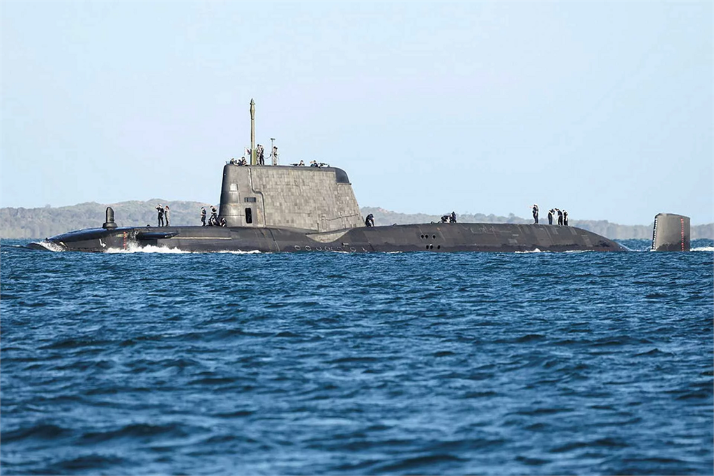 英軍部署核潛艦「安森號」靠近荷莫茲 具戰斧飛彈打擊能力以嚇阻伊朗