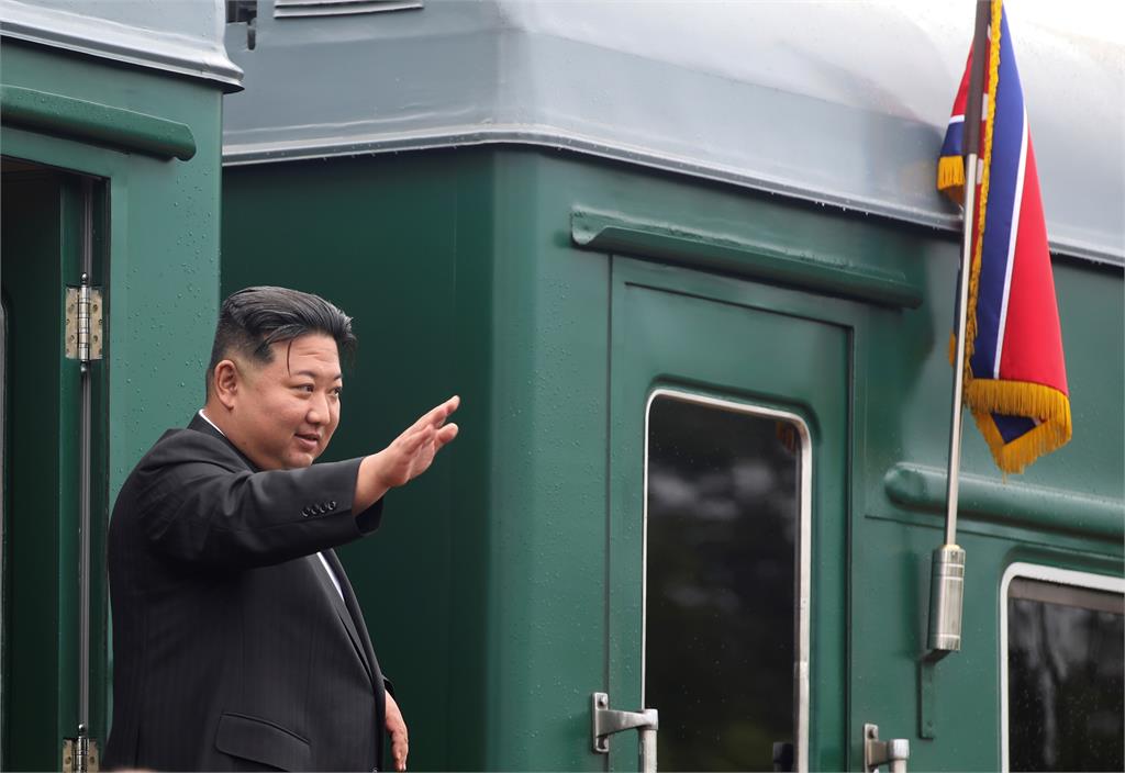 快新聞／<em>金正恩</em>已返抵北朝鮮　官媒稱「途中親切和深愛的人民問候」