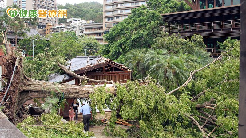 防堵疫情擴大！災區居民與救災人員　10月起可優先接種流感與新冠疫苗　