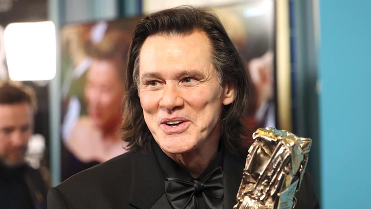 金凱瑞變「橡膠臉」？　網友謠傳遭複製人取代