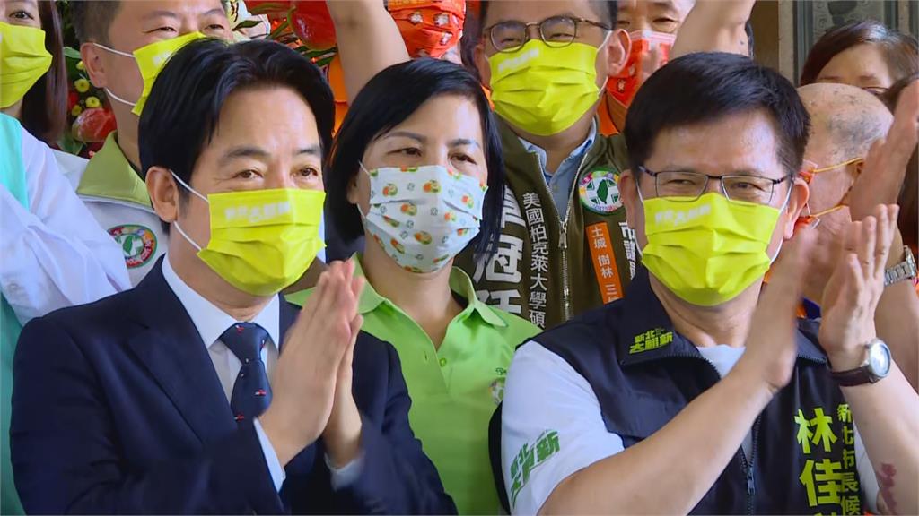 快新聞／賴清德輔選首站遇民眾昏厥　秒變「賴醫師」跳上救護車探視