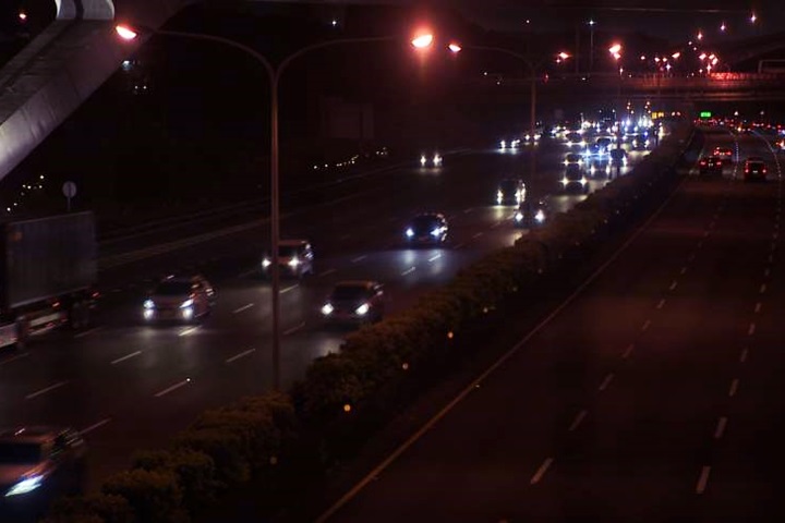 好冷清!中秋節取消20公里免費 國道車潮少