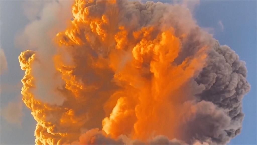 印尼火山再噴發！「灰雲衝11公里高空」　飛峇里島37航班停飛