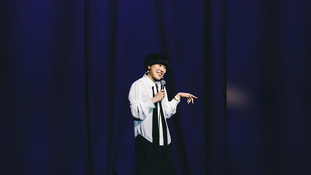 快新聞／白色恐怖導致母親精神失常　美國喜劇演員Atsuko過往揭「被綁架」的童年