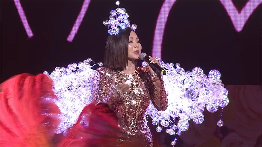 黃金歲月演唱會超強卡司　陳美鳳舞台變裝辣翻全場