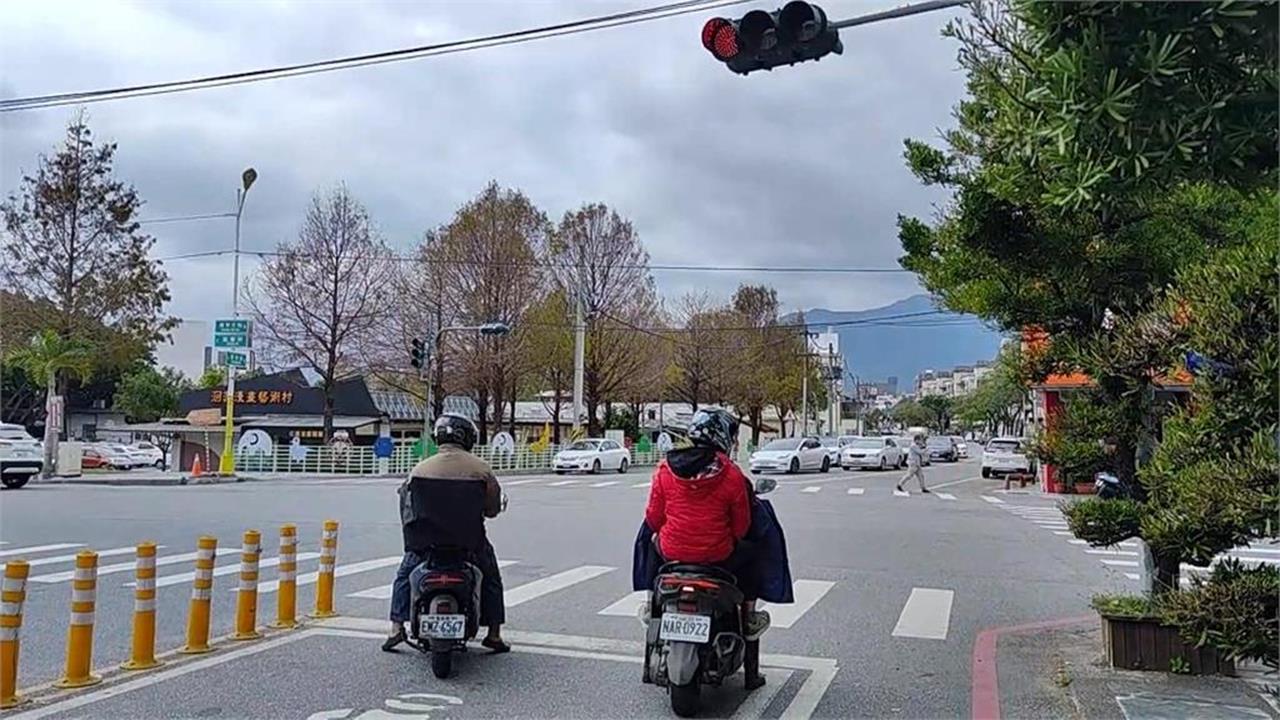 好多機車族都違規！停等紅燈若做「這3大NG舉動」最慘恐被罰13200元