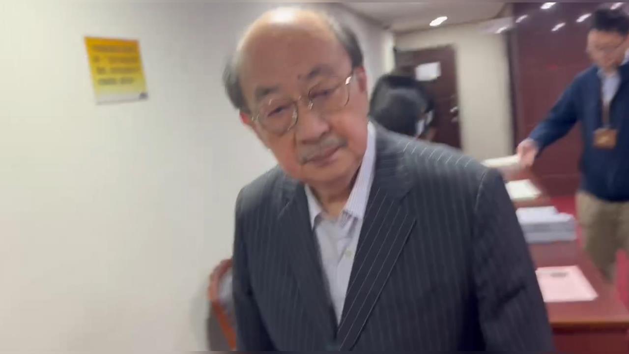 快新聞/柯建銘下令出委?親赴盯立院排審《人工生殖法》修法 本人反應曝光