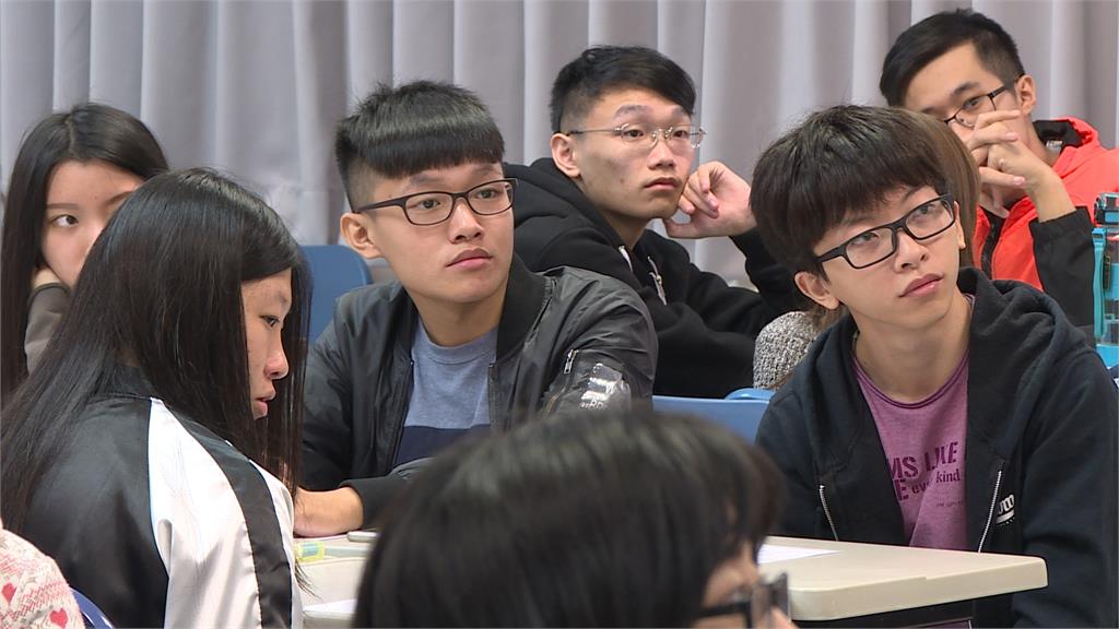 支持學費減免政策！　盧秀燕：「對的事」不分黨派
