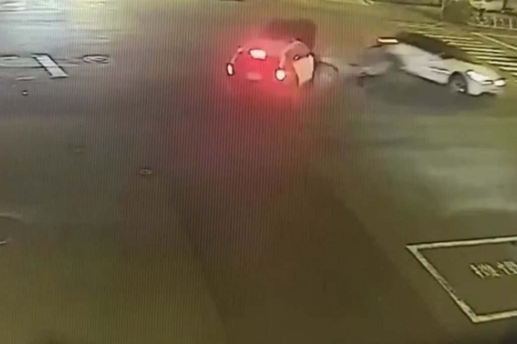 台南警車出勤與計程車碰撞　2車共6人全送醫