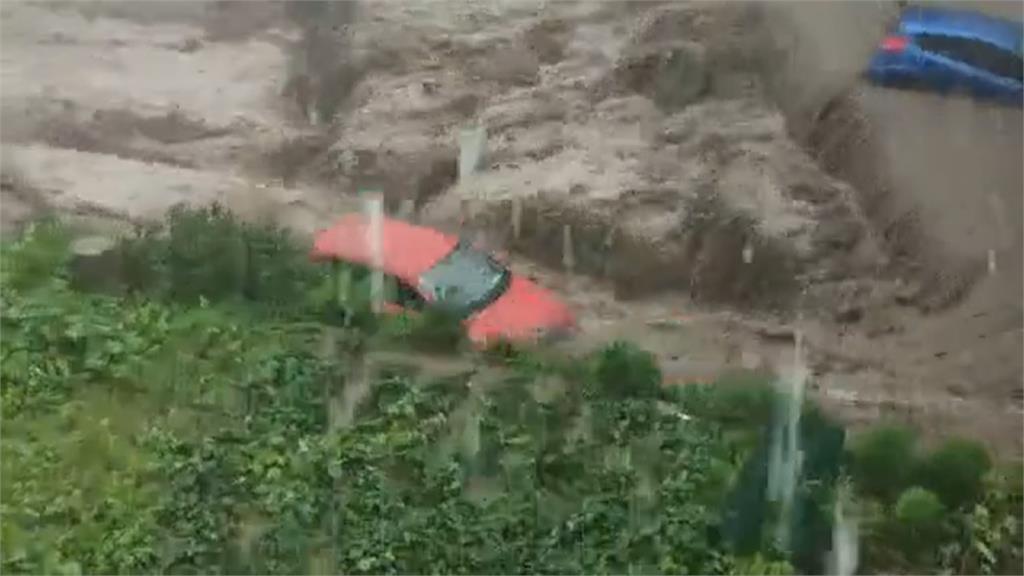 洪水捲走汽車！河北、山西水患　700人急受困