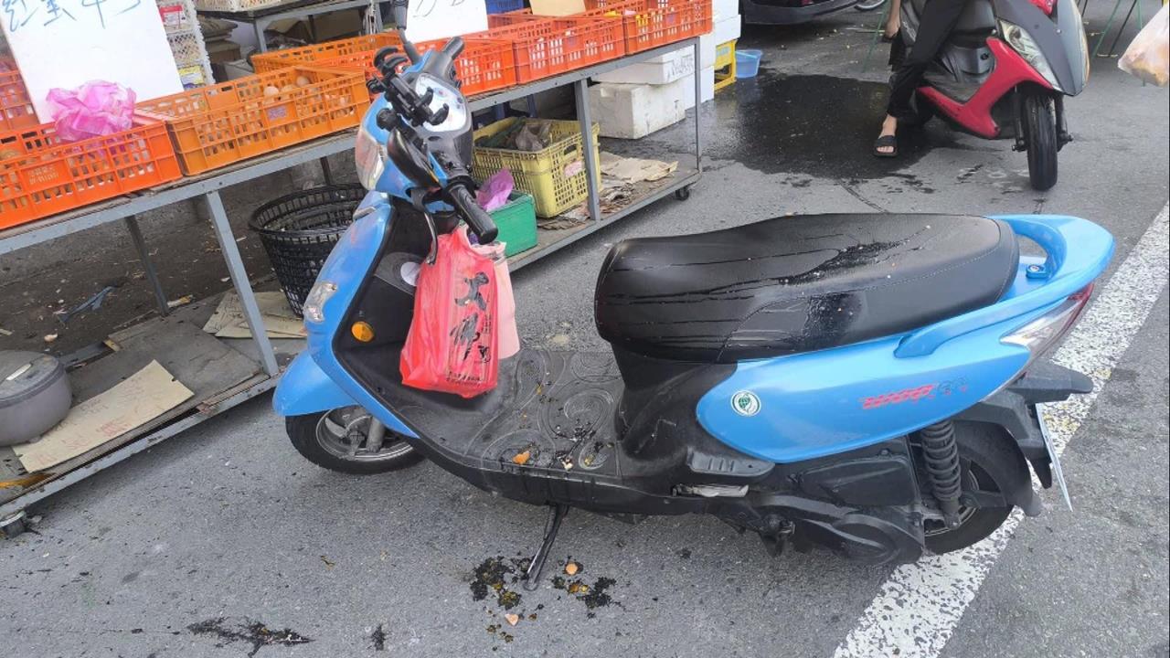 買蛋爆衝突！　攤商要求低消50　民眾控遭強迫推銷、丟雞蛋