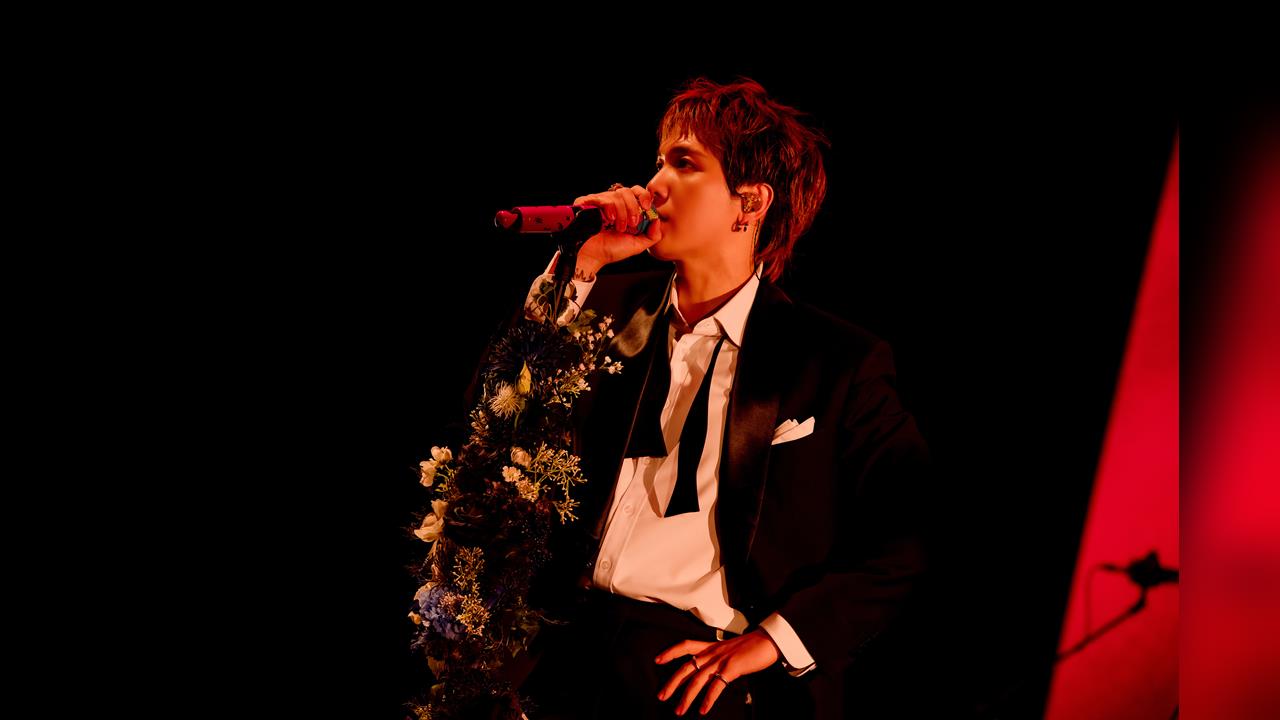 FTISLAND來台頒獎! 粉絲扮成羊咩咩上台學羊叫 全場笑翻