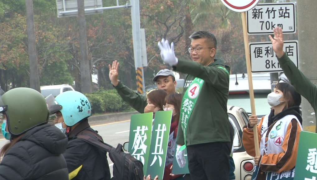 蔡其昌夫妻分進合擊催票！　<em>蔡壁如</em>跨南投輔選挨酸「像選不分區」