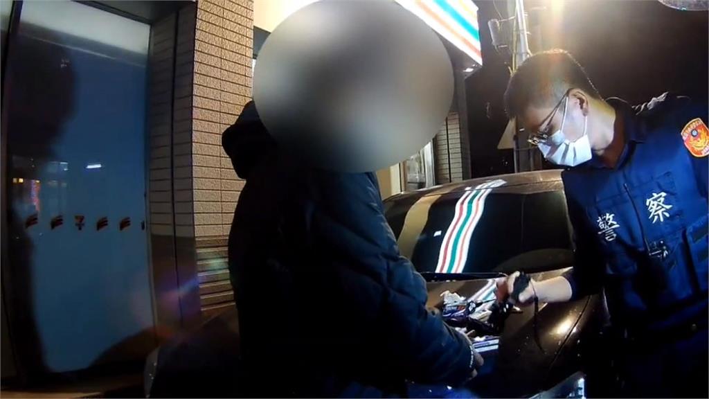 慣竊見機車鑰匙沒拔騎走　20分鐘就被逮當場愣住