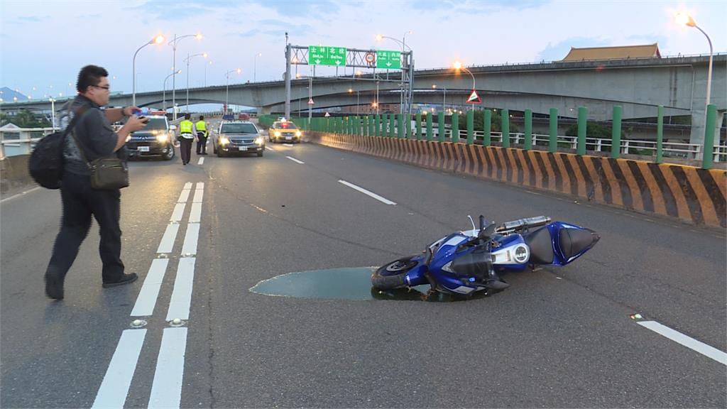 車速過快？重機雙載自摔 1昏迷1輕傷