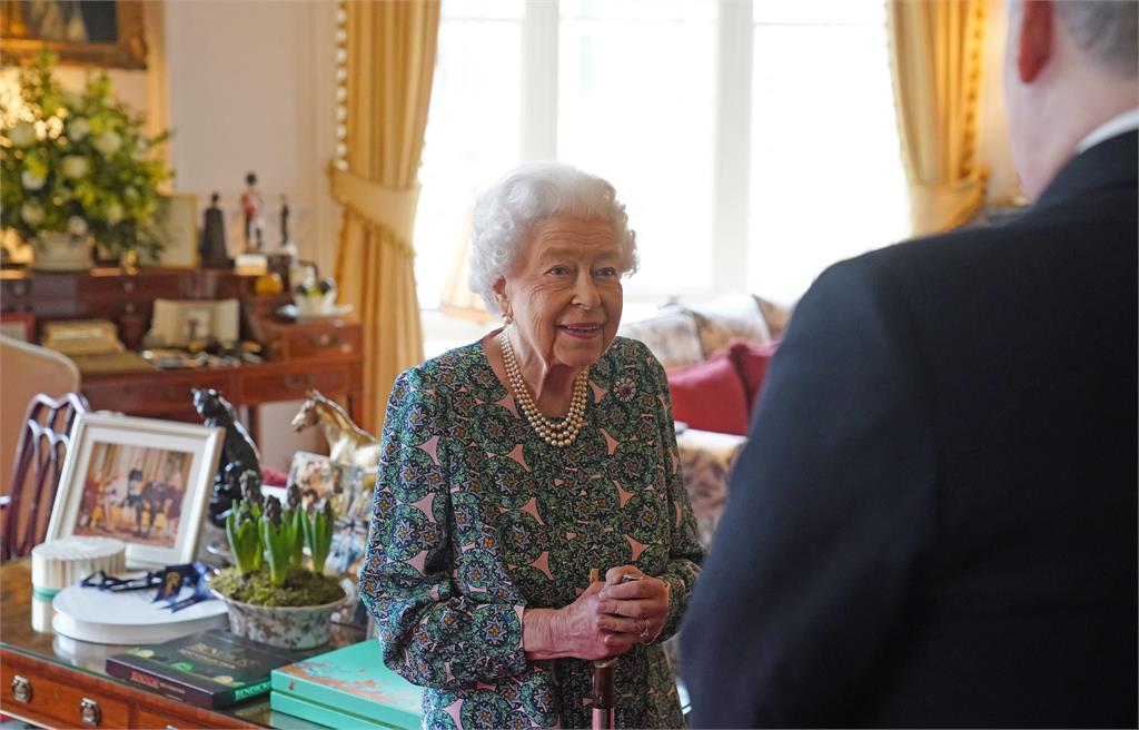 快新聞／95歲英國女王確診COVID-19　白金漢宮：有輕微症狀