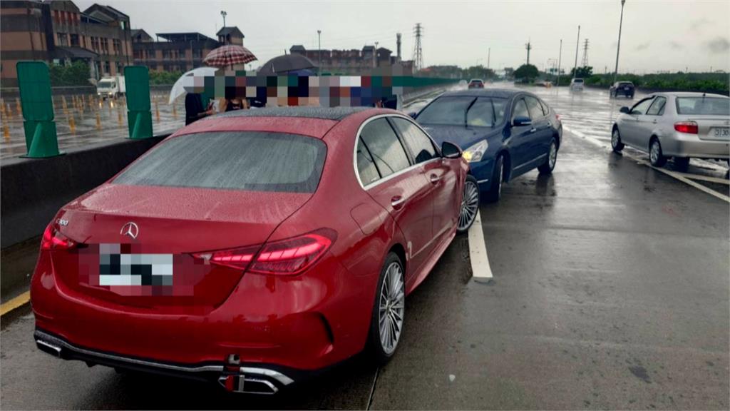 高齡無照駕駛又一樁　88歲翁國道逆向釀車禍