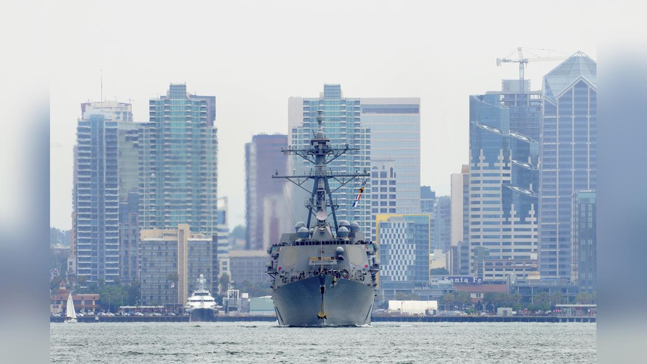 快新聞／伊朗貨輪想強闖封鎖線！川普證實：美驅逐艦開火「炸開一個洞」已強勢扣押