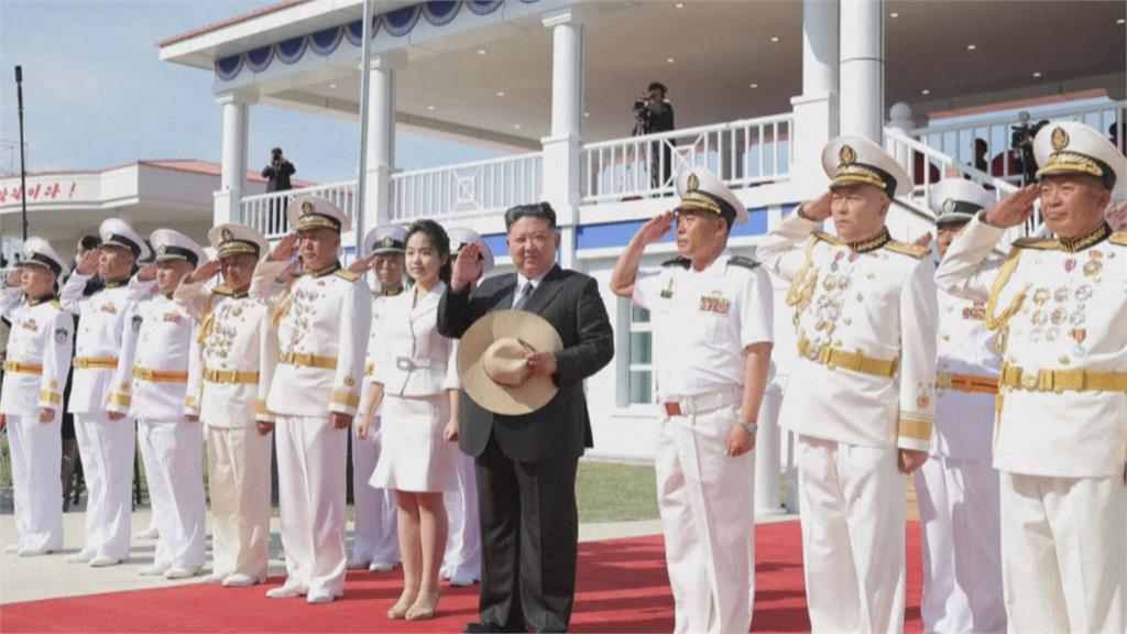 女大１８變！金正恩偕愛女亮相　金主愛外貌成焦點
