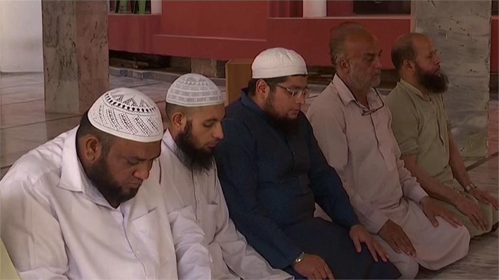 巴基斯坦疫情嚴峻禁宗教集會 仍有穆斯林天天上清真寺