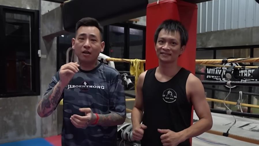 統神準備被打噴?蹦闆3個月前「苦練泰拳」畫面曝出手超重他秒躺