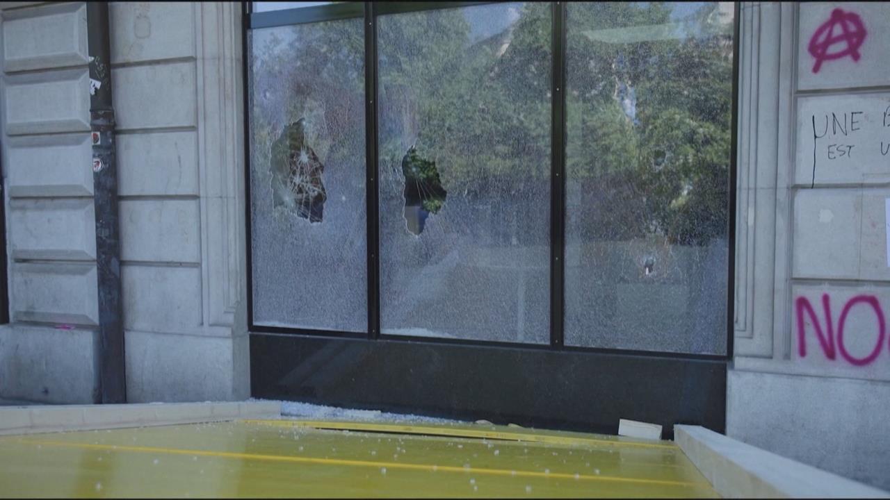七大工業國峰會法國開幕 反G7群眾放火燒車示威