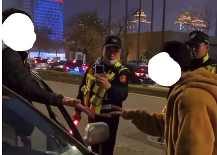 桃園燈會爆停車糾紛！兩駕駛互不相讓　警方提議「這招」成功化解