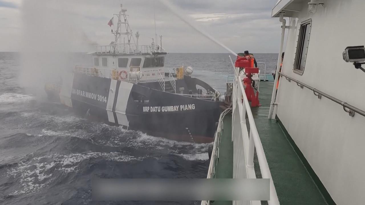 南海新衝突! 中國海警船水砲攻擊 惡意衝撞菲國公務船